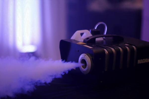 Điểm danh những loại đèn sân khấu dùng trong tiệc cưới diem-danh-nhung-loai-den-san-khau-dung-trong-tiec-cuoi