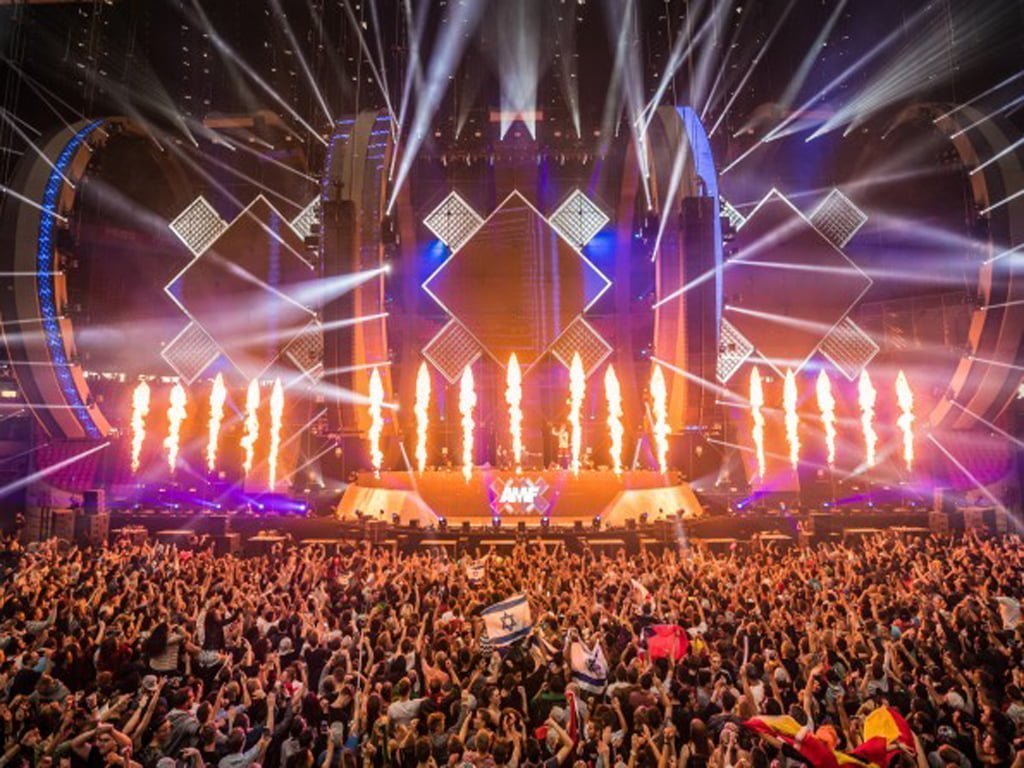 Bộ 3 Yếu Tố Tạo Nên Thành Công Của Một Sự Kiện Âm Nhạc Nghệ Thuật Mua thiết bị hiệu ứng sân khấu chính hãng ở đâu?