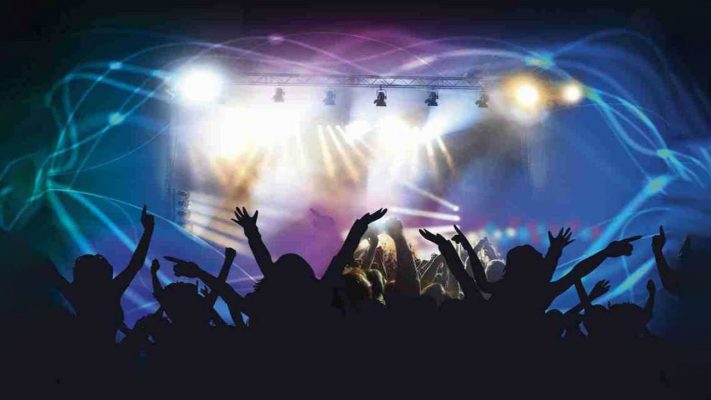 Tư Vấn Phương Án Sử Dụng Đèn Sân Khấu Karaoke Hút Khách 2024 den san khau karaoke 2