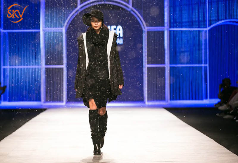 Tạo hiệu ứng độc đáo trên sàn catwalk với máy phun tuyết hiệu ứng độc đáo trên sàn catwalk với máy phun tuyết