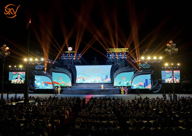 Bộ Chuyển Đổi Sợi Quang cho màn led lớn sân khấu biểu diễn