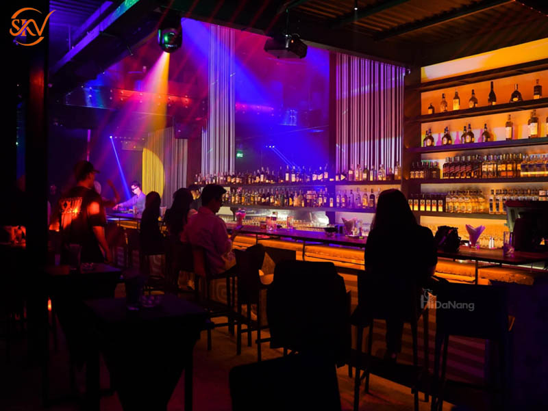 Hệ thống đèn cho khu vực quầy bar