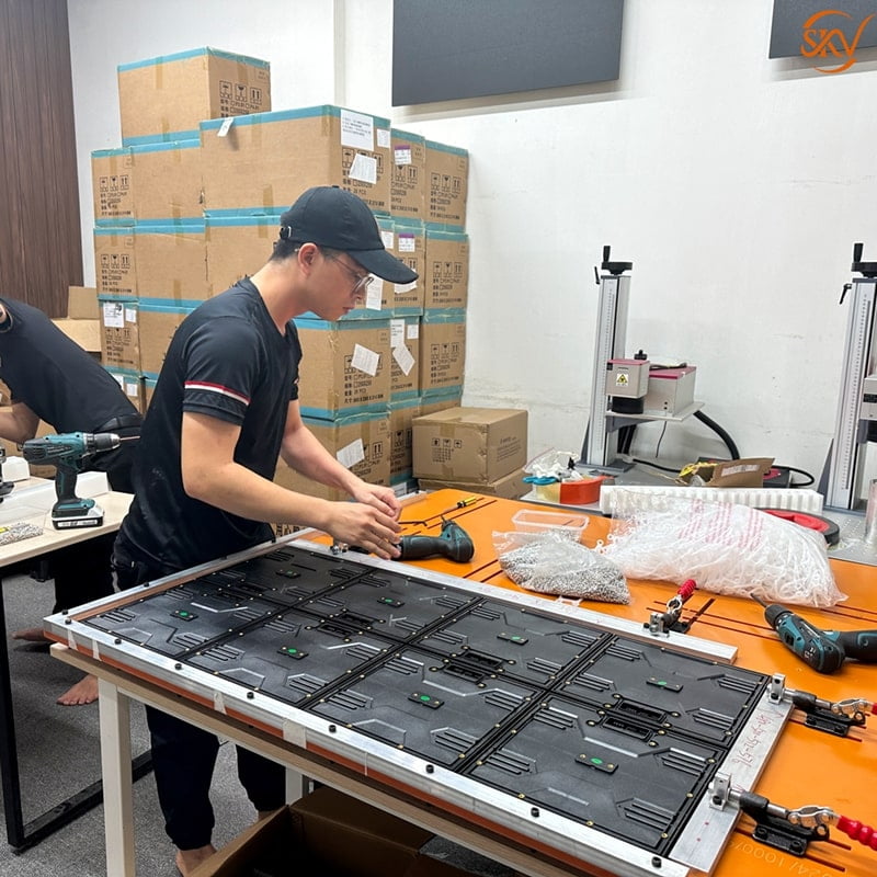 Lắp ráp Cabin Led P3.91 Outdoor Tại Kho SVK