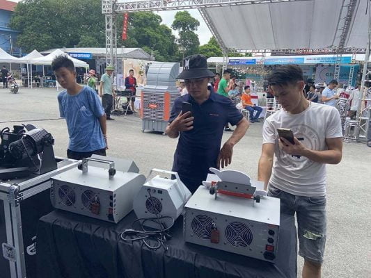 Cập nhật Tiến Trình SKV Tham Gia Sự Kiện Triển Lãm Các Thiết Bị Sân Khấu Chuyên Nghiệp tham quan gian hang skv 17 1